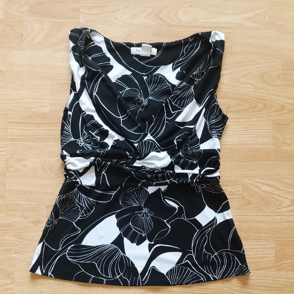 White House Black Market V Neck Tank Size Small